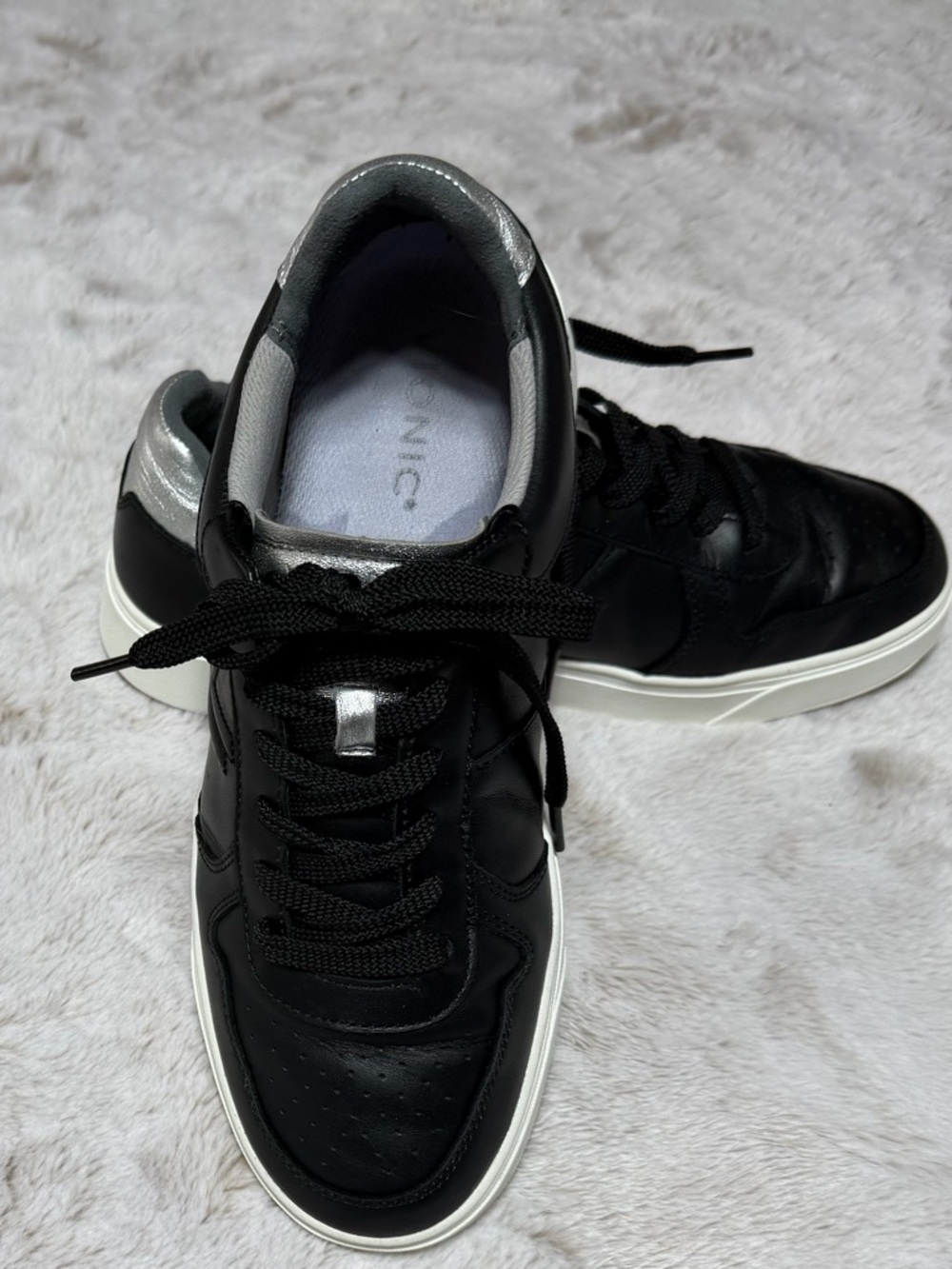 Women’s Vionic Kimmie Court Sneaker Black & Silver Leather 11W - Picture 16 of 16